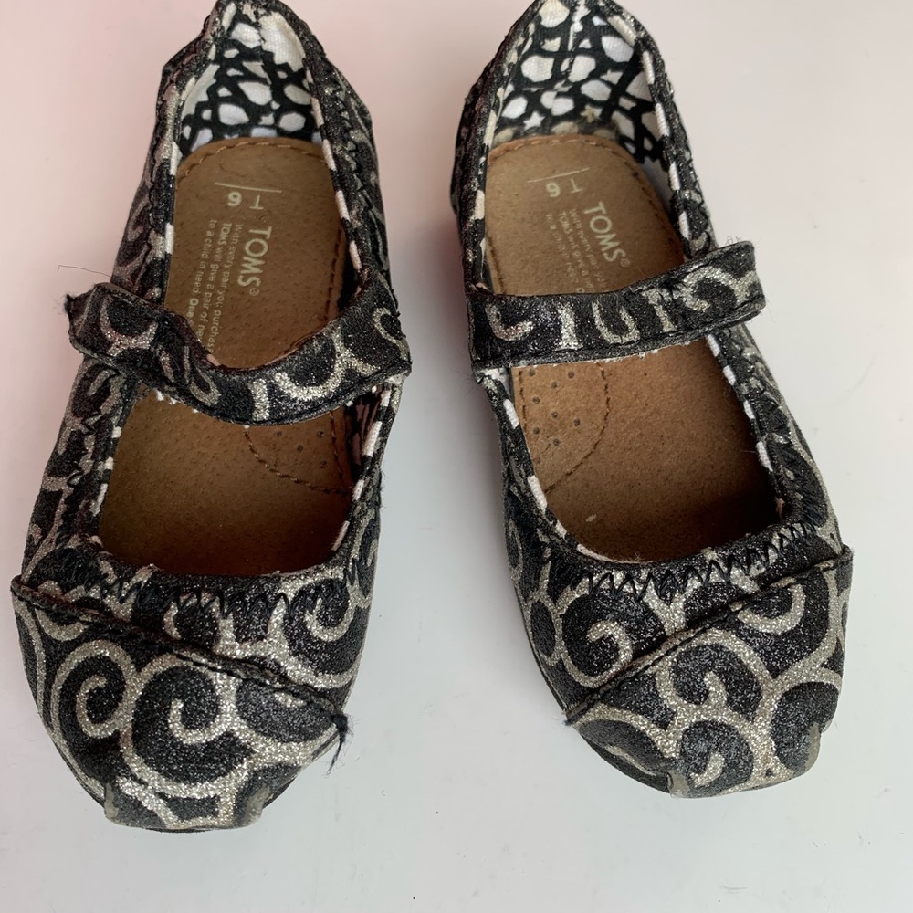 Toms T6 girls show Mary Jane Velcro strap silver